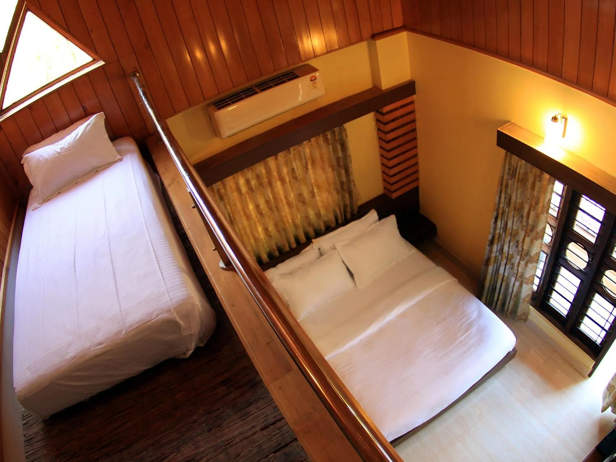 Photo of the whole room in The Reserve Gorumara