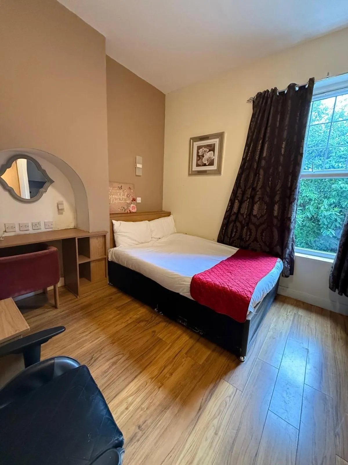 Bed in Crescent Hotel