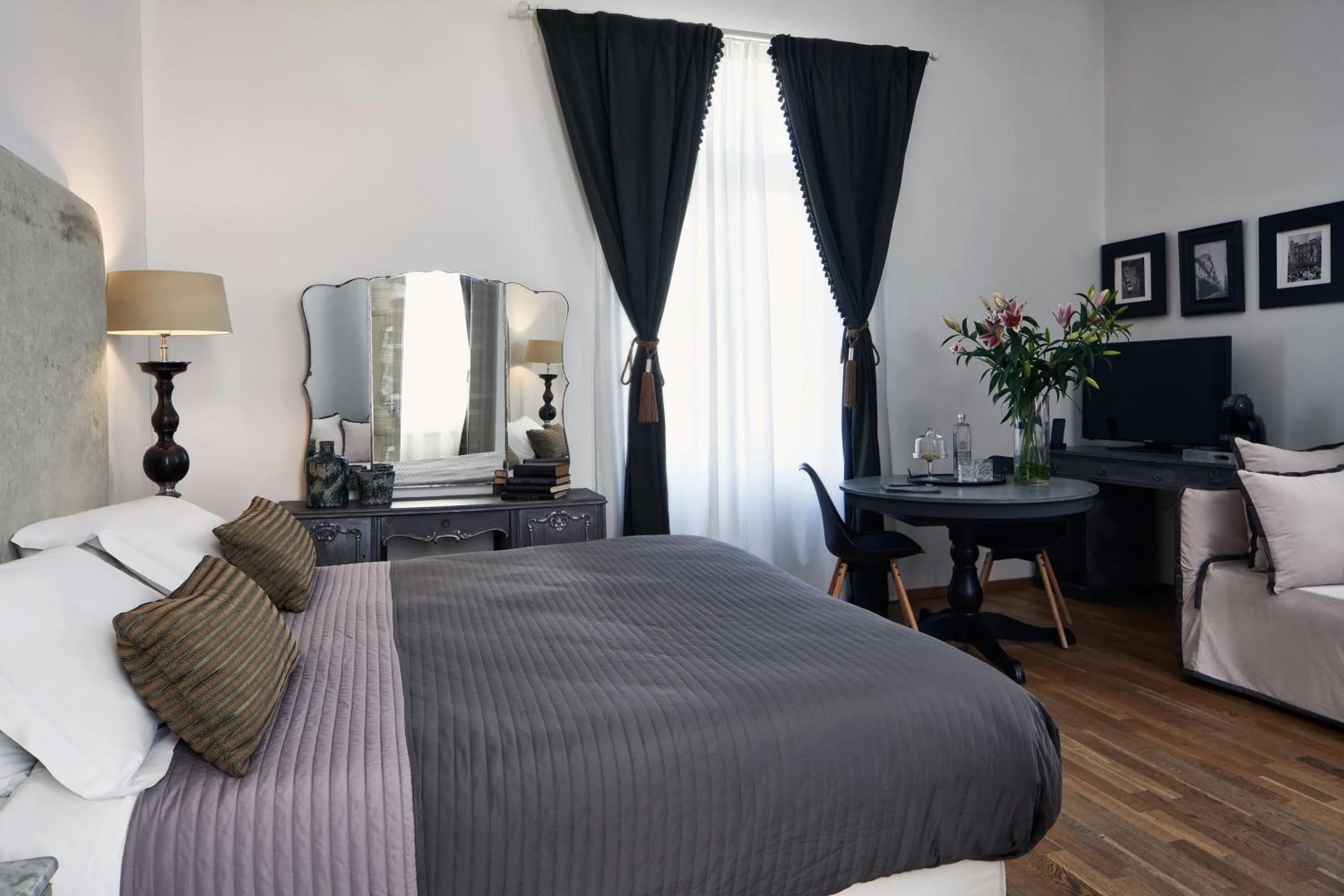 Bed in Emporikon Athens Hotel