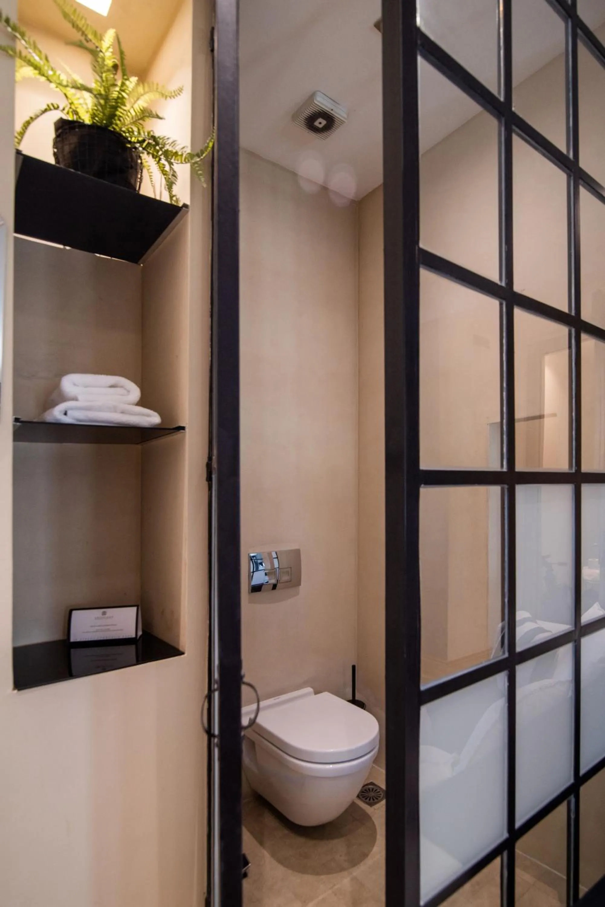 Bathroom in Emporikon Athens Hotel