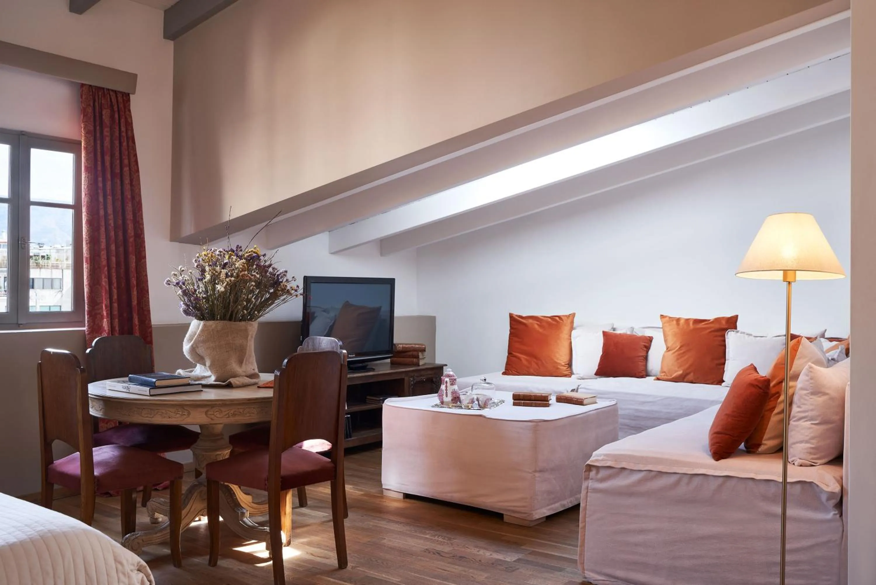 Property building in Emporikon Athens Hotel