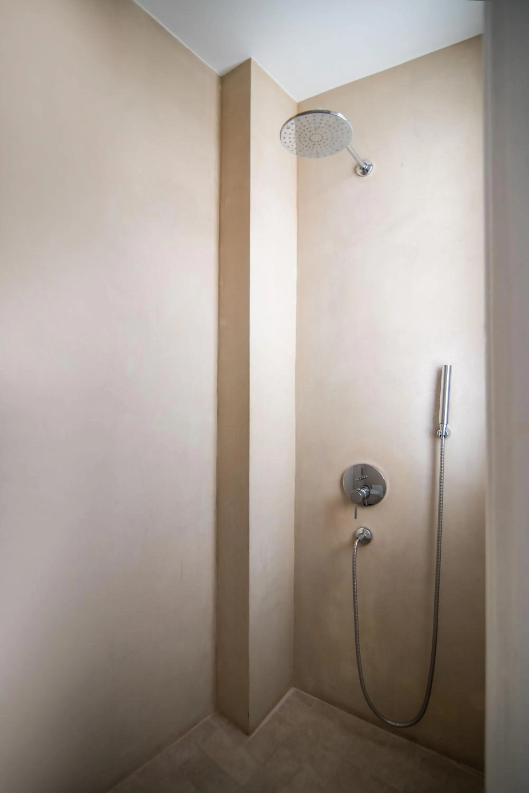 Shower in Emporikon Athens Hotel