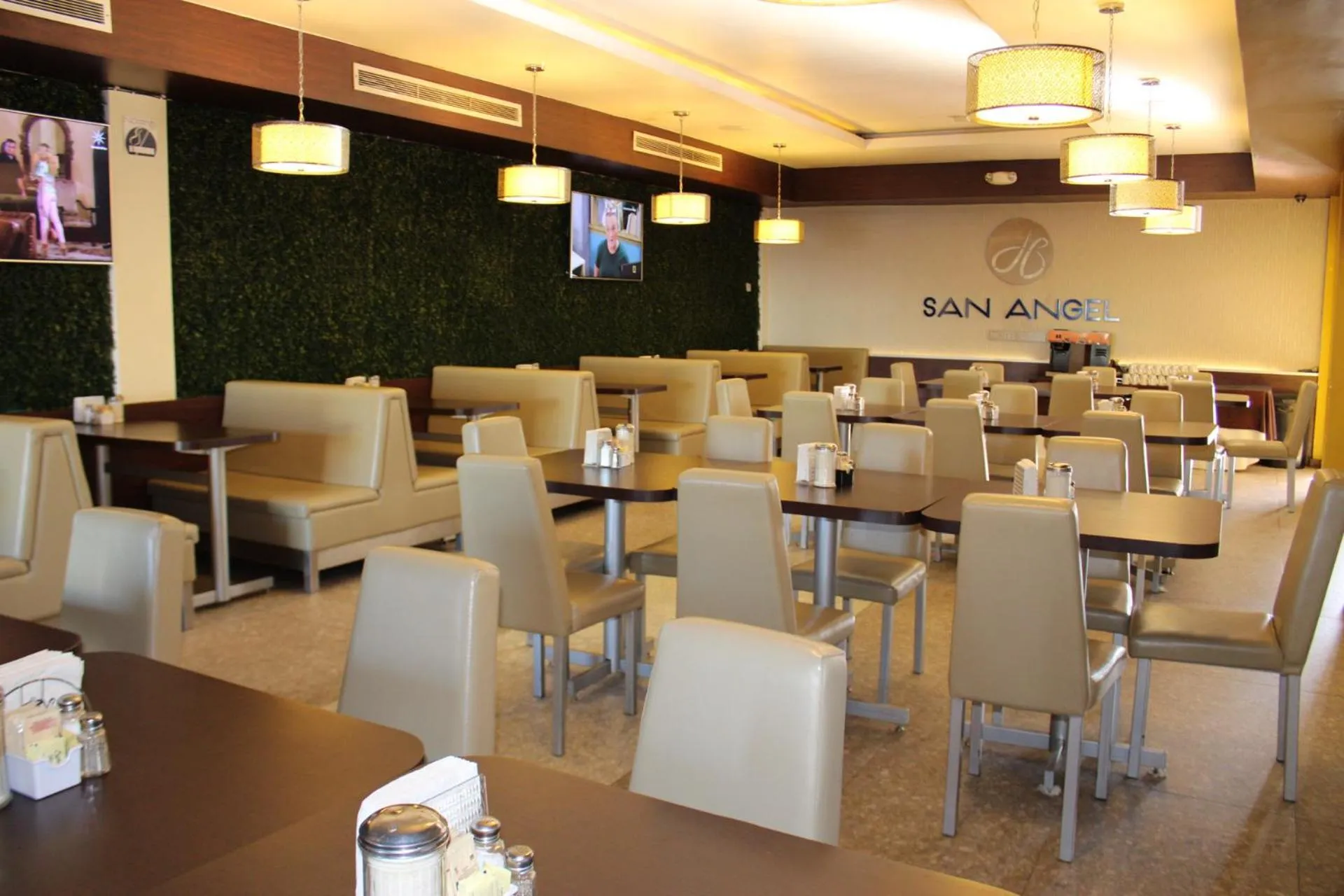 Restaurant/places to eat in Hotel San Angel & Spa