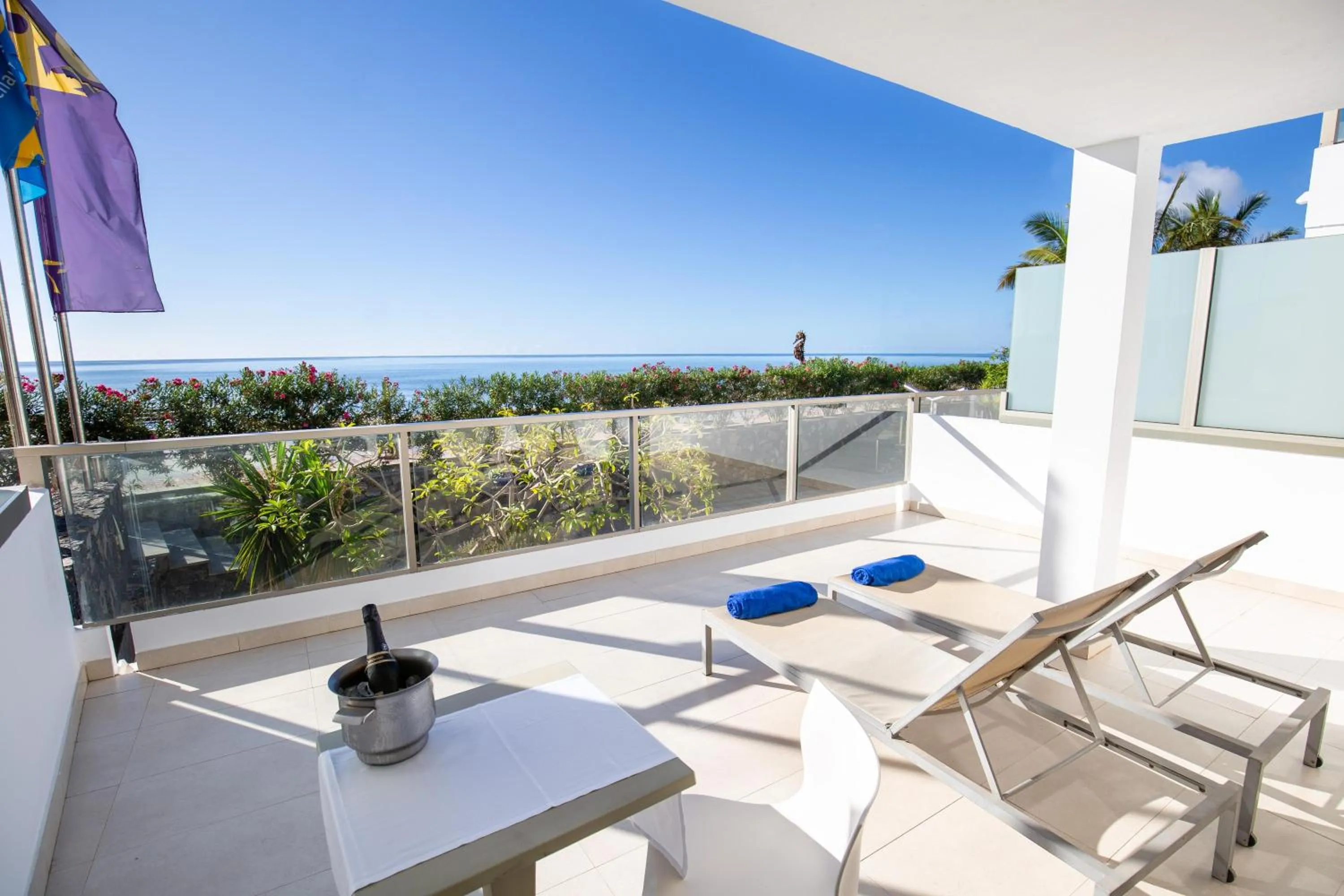 Photo of the whole room in R2 Bahia Playa - Adults Only