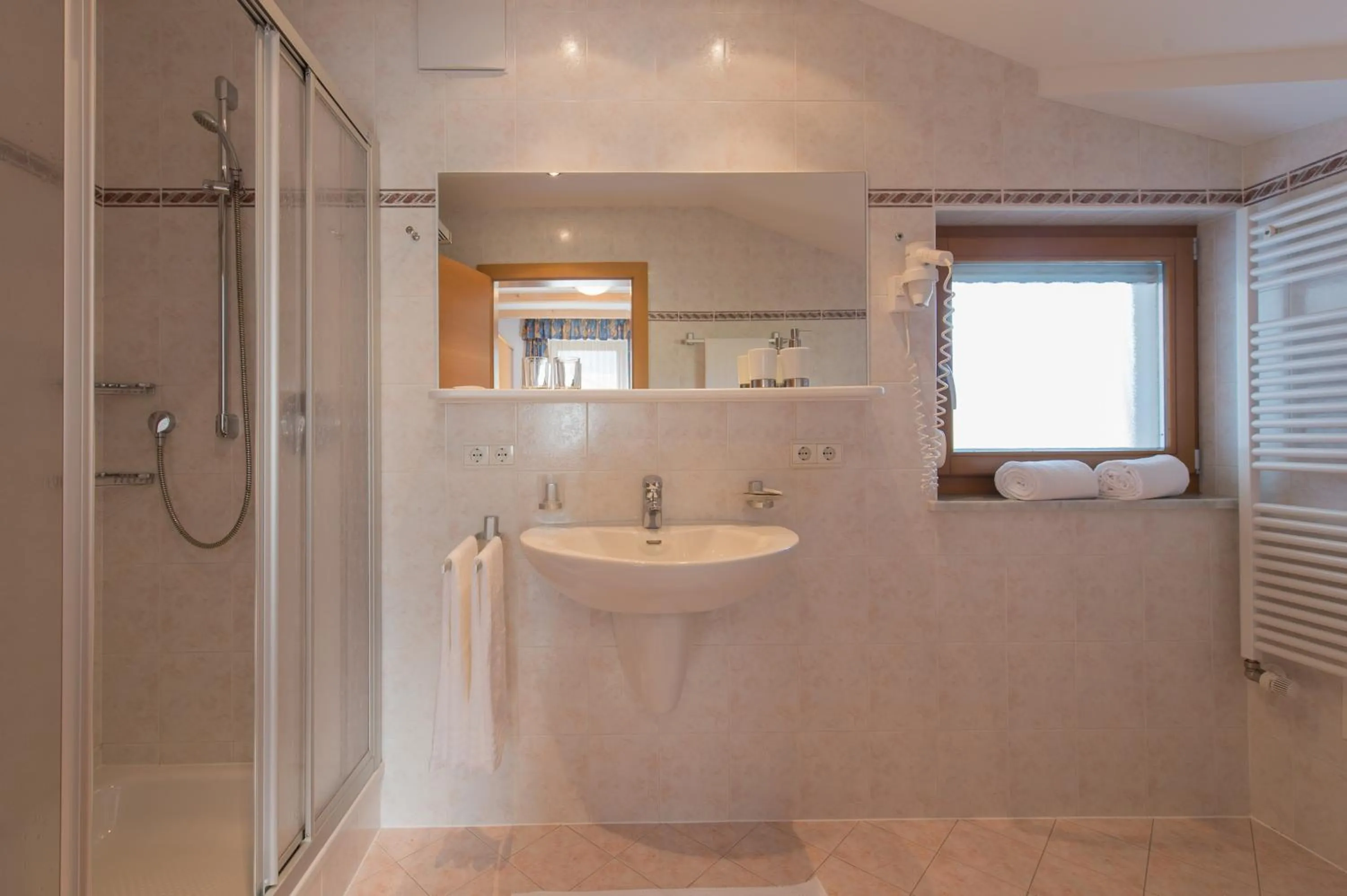 Shower in Hotel Garni Hochgruber