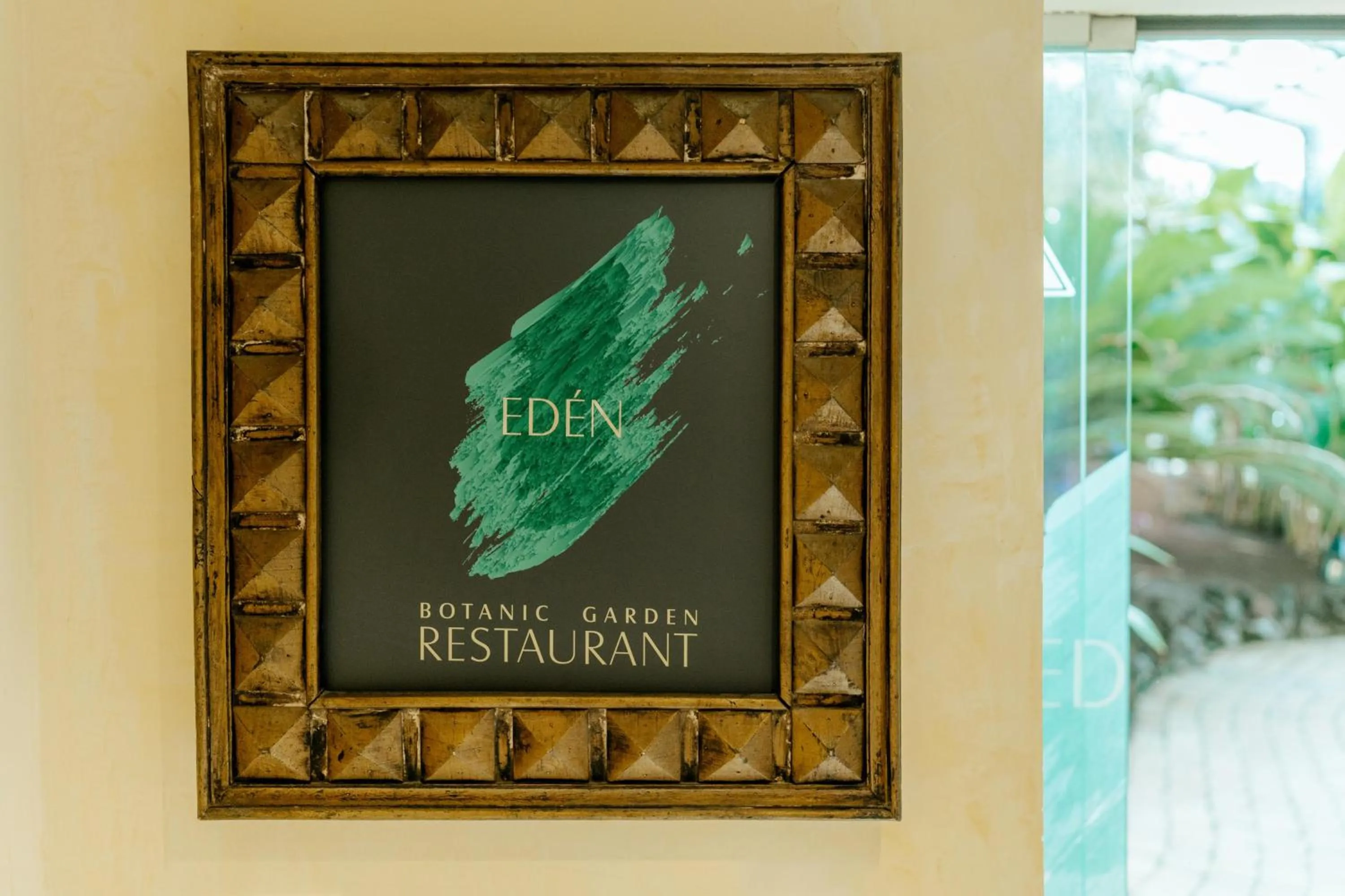 Restaurant/places to eat in R2 Rio Calma