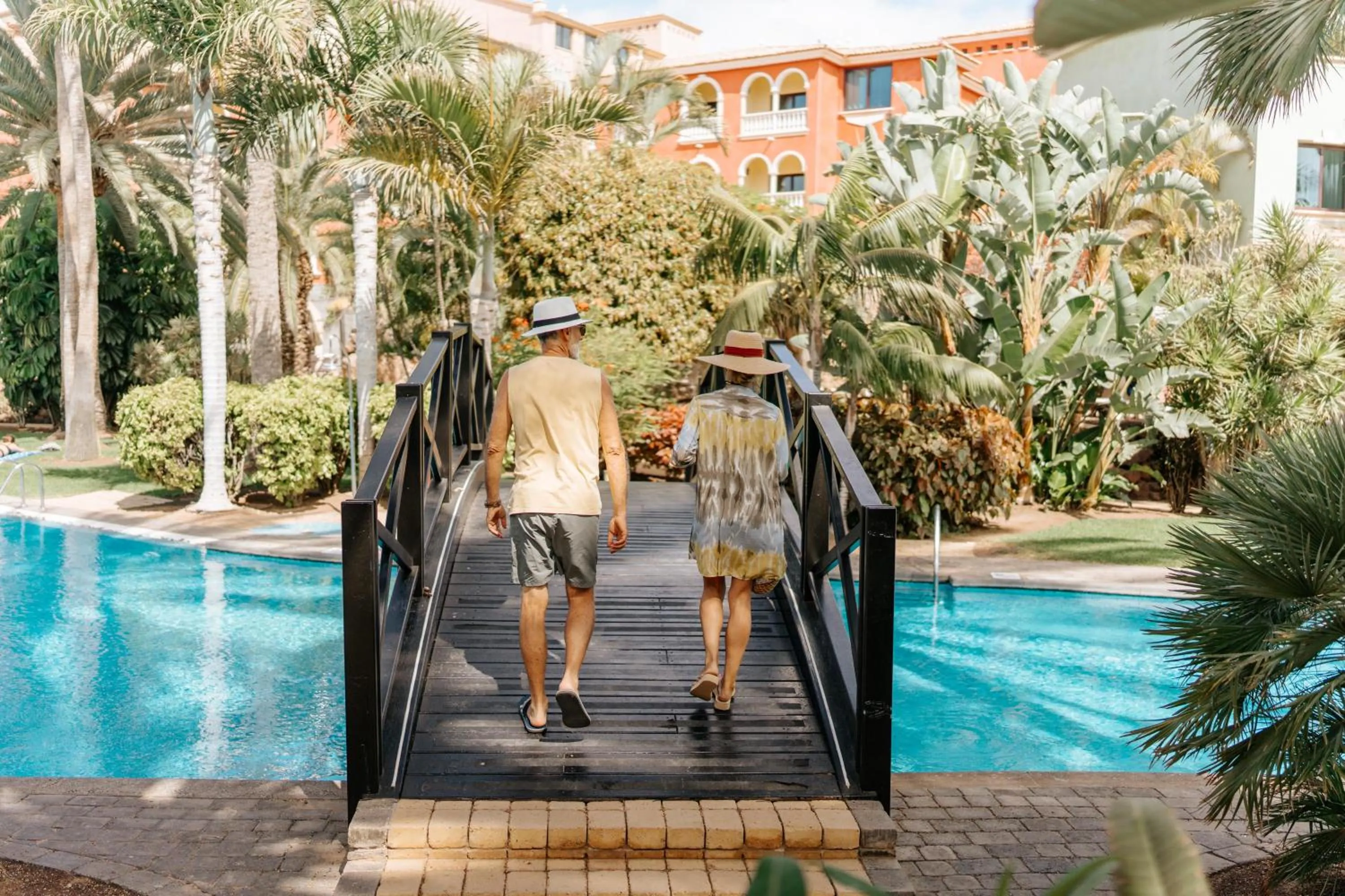 People in R2 Rio Calma