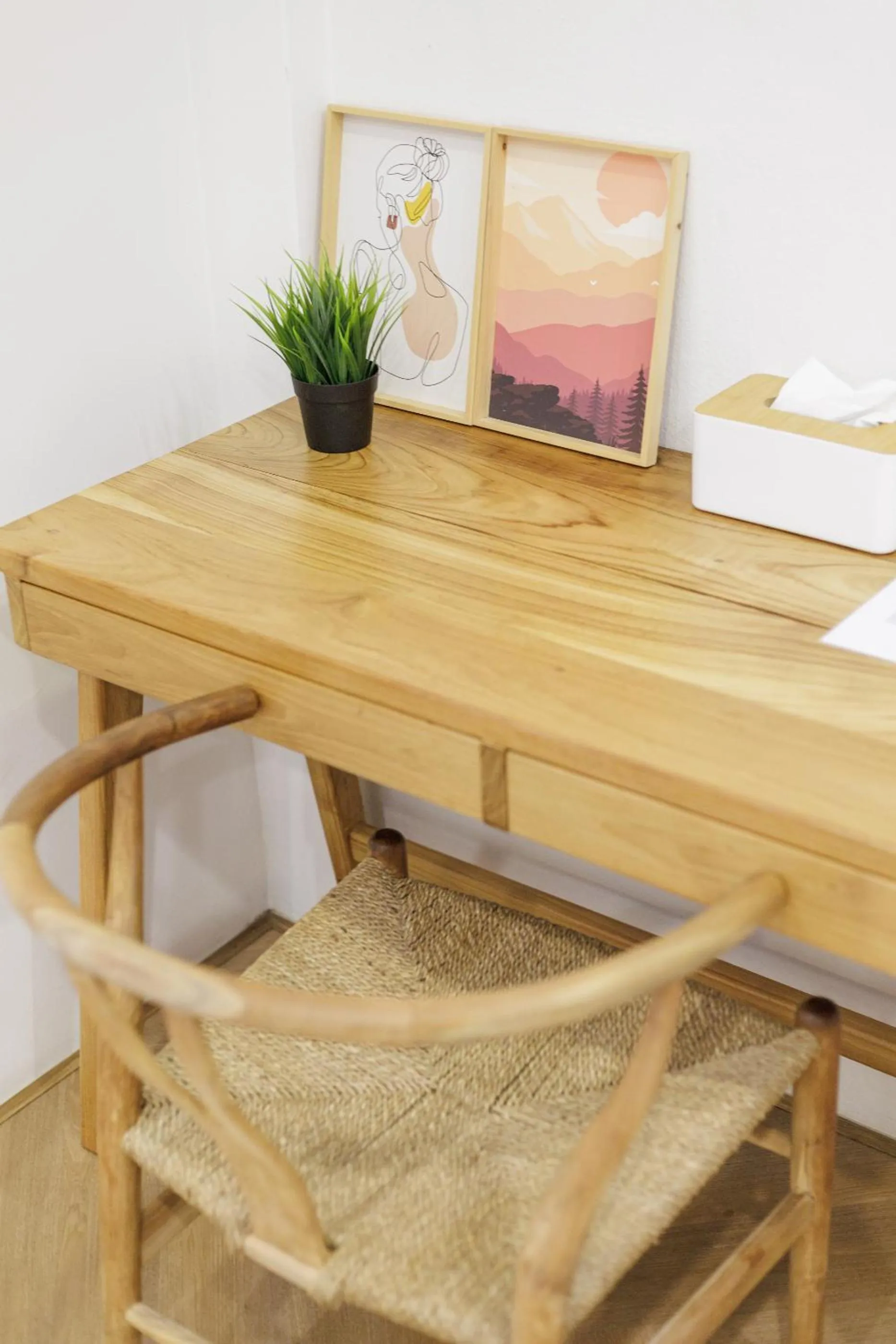 Seating area in Wabisabi Bangkok 3 MIN To Train Station