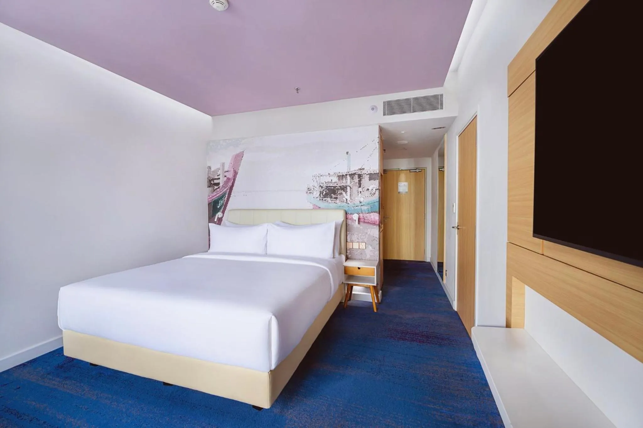 Photo of the whole room, Bed in OZO Medini Malaysia