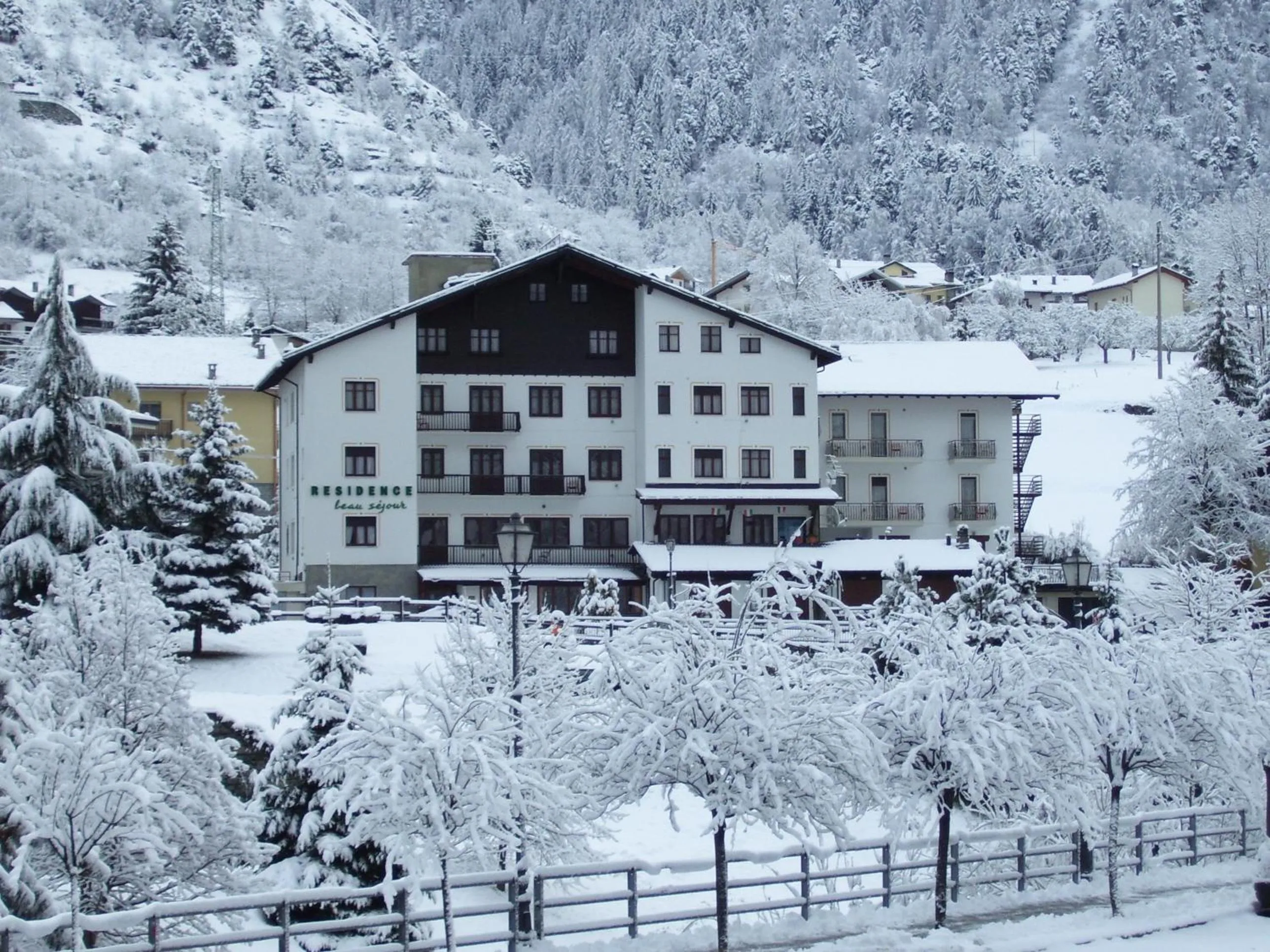 Facade/entrance in Residence Beau Sejour