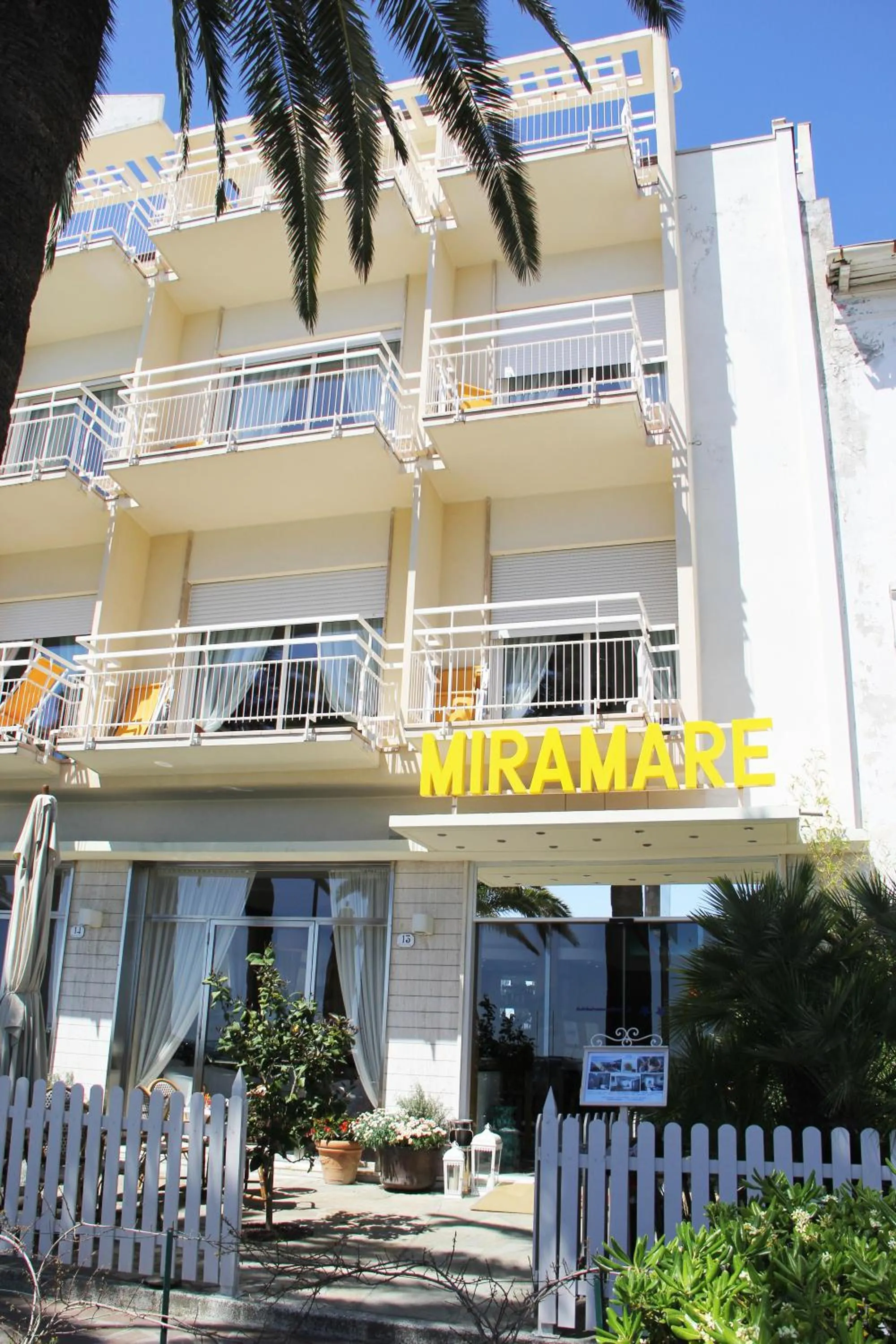 Facade/entrance in Hotel Miramare
