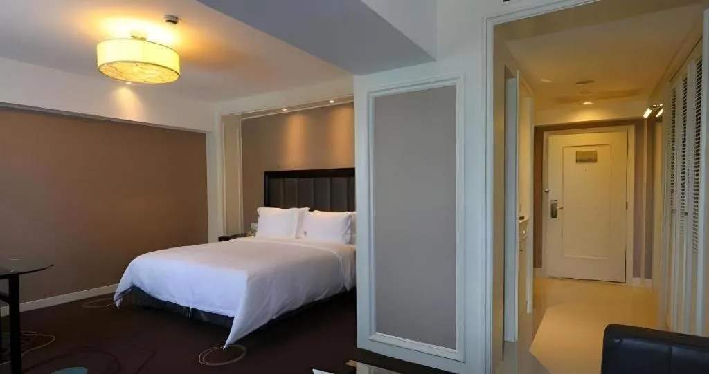 Bed in Jinjiang Metropolo Hotel Classiq YMCA People Square