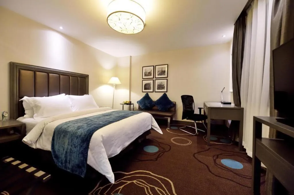 Bed in Jinjiang Metropolo Hotel Classiq YMCA People Square