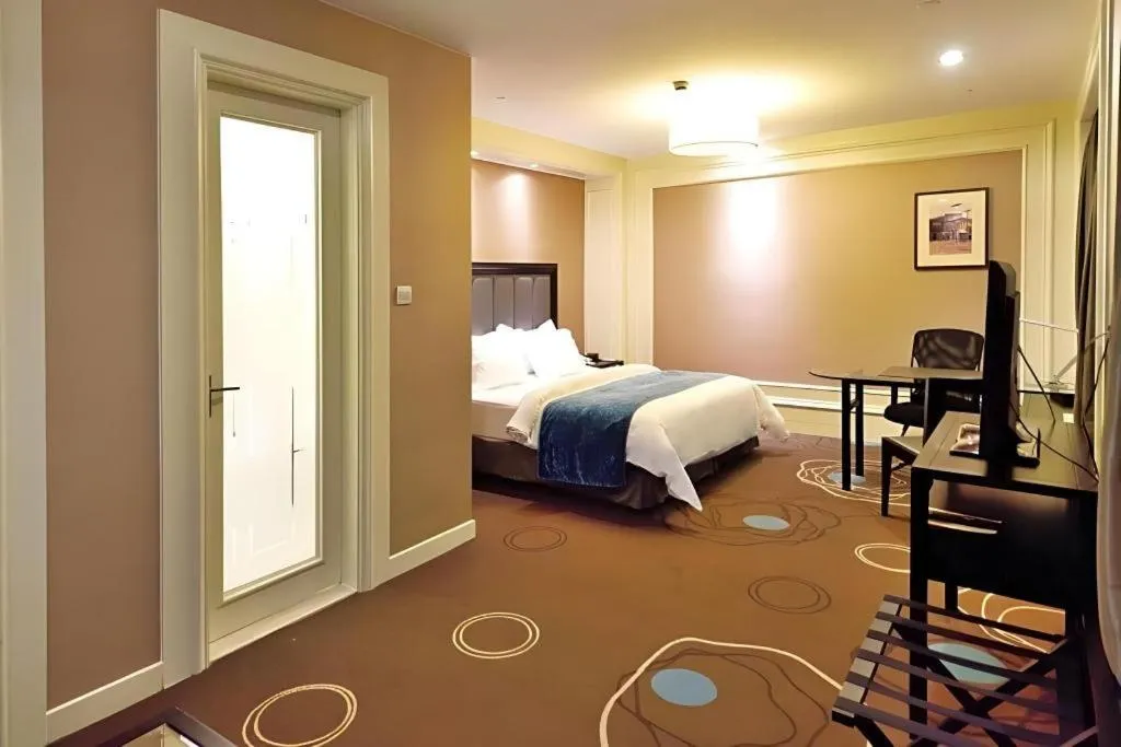 Bed in Jinjiang Metropolo Hotel Classiq YMCA People Square