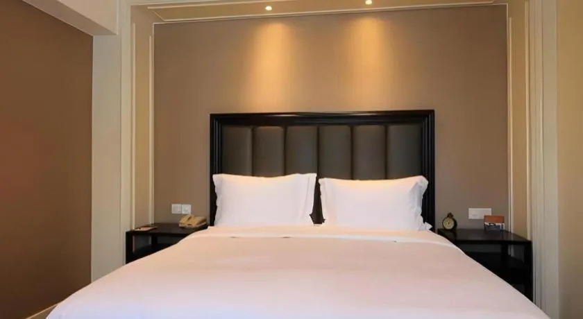 Bed in Jinjiang Metropolo Hotel Classiq YMCA People Square