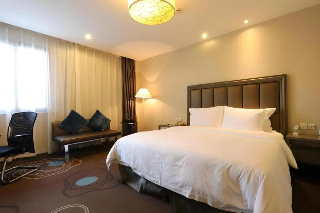 Bed in Jinjiang Metropolo Hotel Classiq YMCA People Square