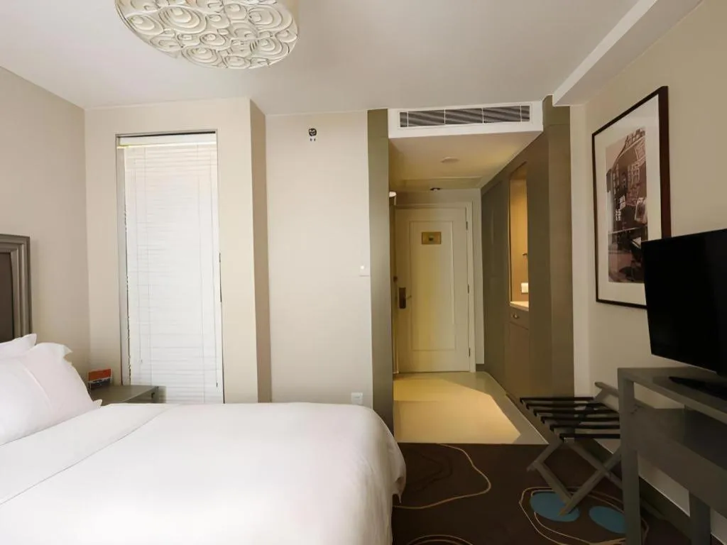 Bed in Jinjiang Metropolo Hotel Classiq YMCA People Square