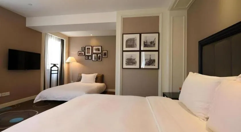 Bed in Jinjiang Metropolo Hotel Classiq YMCA People Square