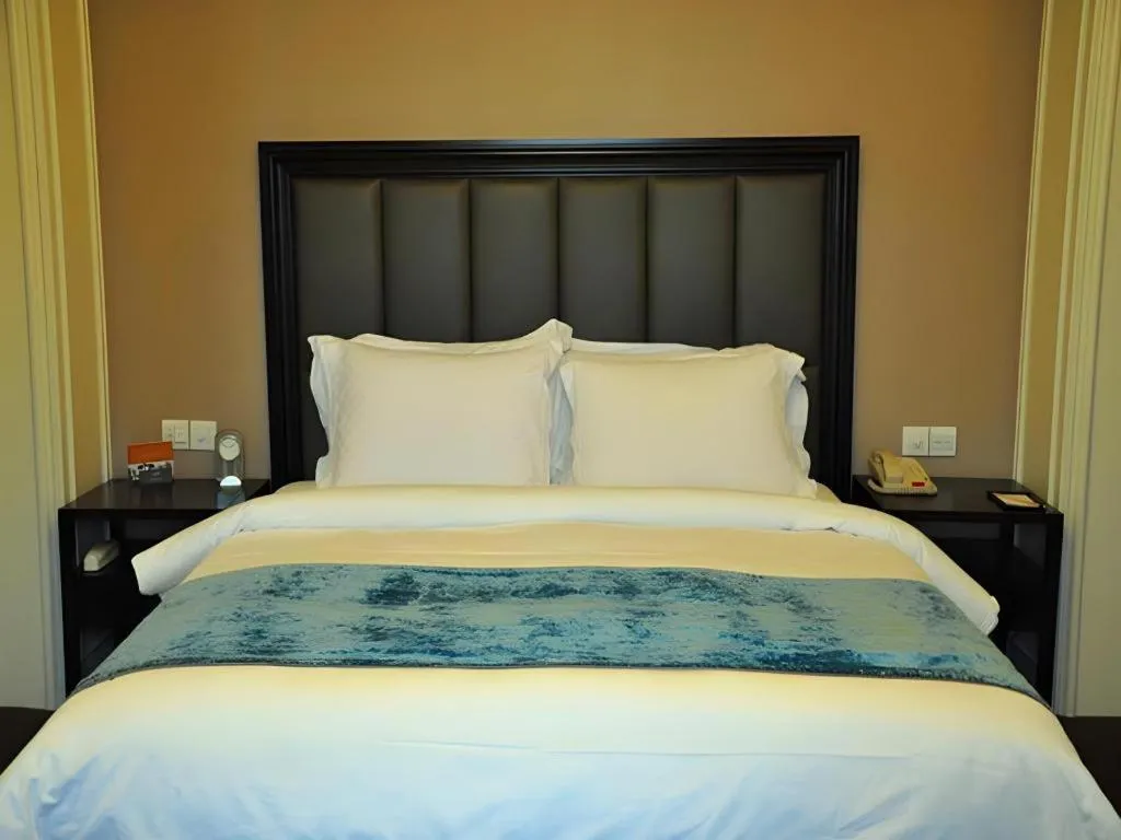 Bed in Jinjiang Metropolo Hotel Classiq YMCA People Square
