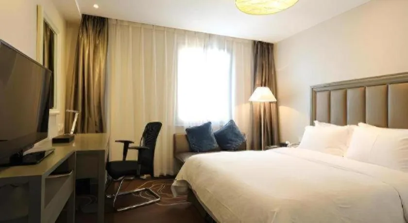 Bed in Jinjiang Metropolo Hotel Classiq YMCA People Square
