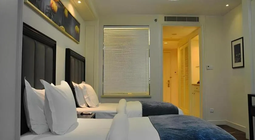 Bed in Jinjiang Metropolo Hotel Classiq YMCA People Square