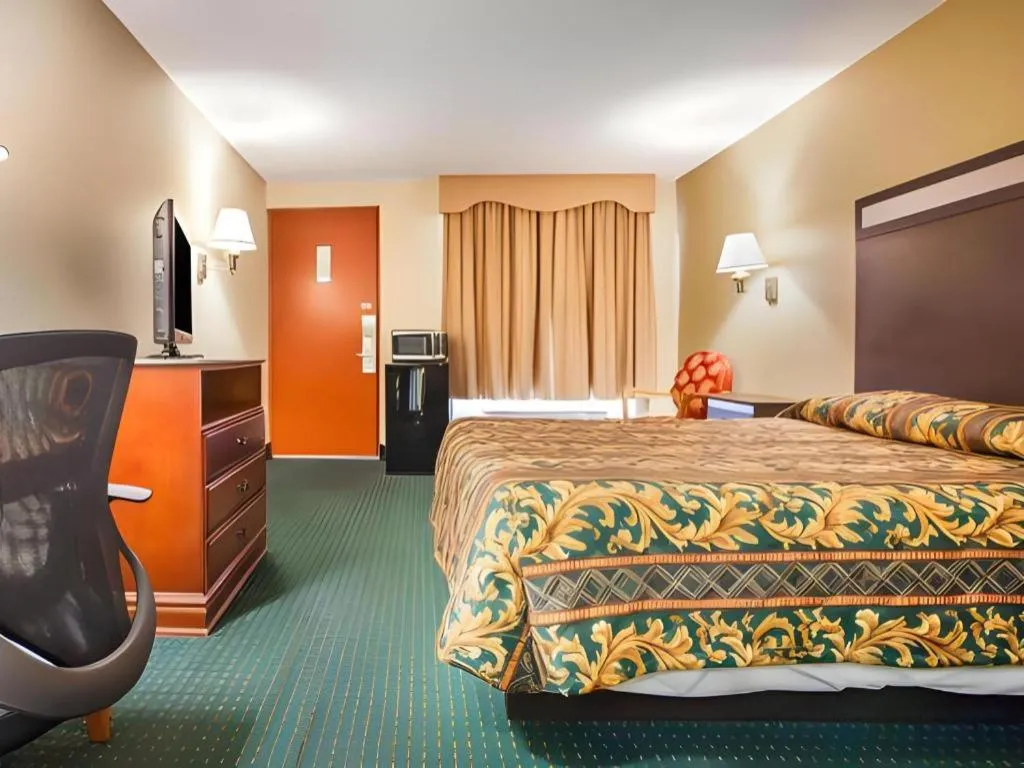 Bed in Rodeway Inn Mount Laurel Hwy 73