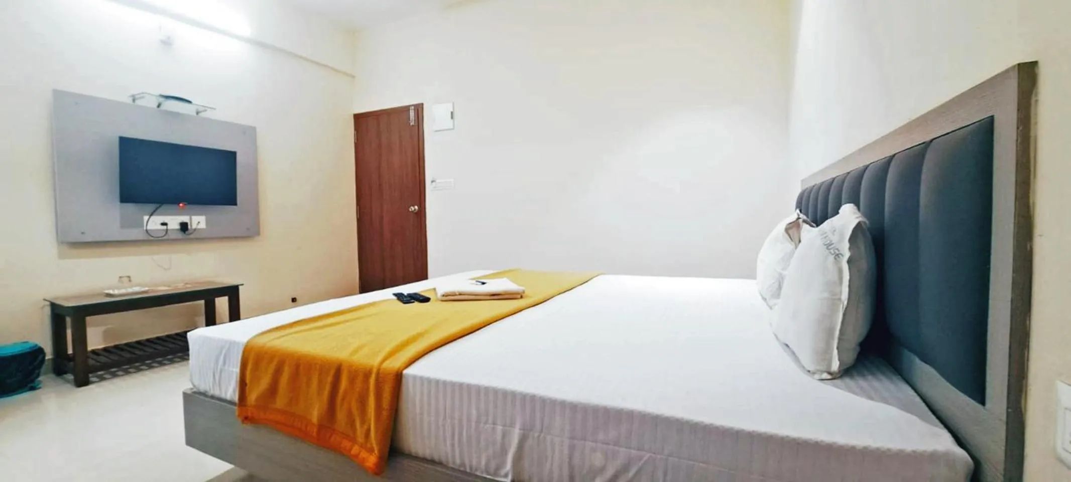 Bedroom, Bed in Hotel White Stone Premier Inn