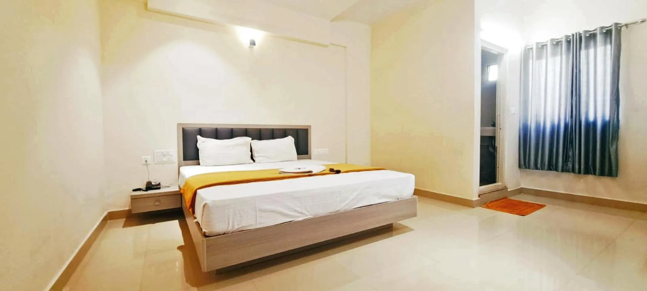 Bedroom, Bed in Hotel White Stone Premier Inn