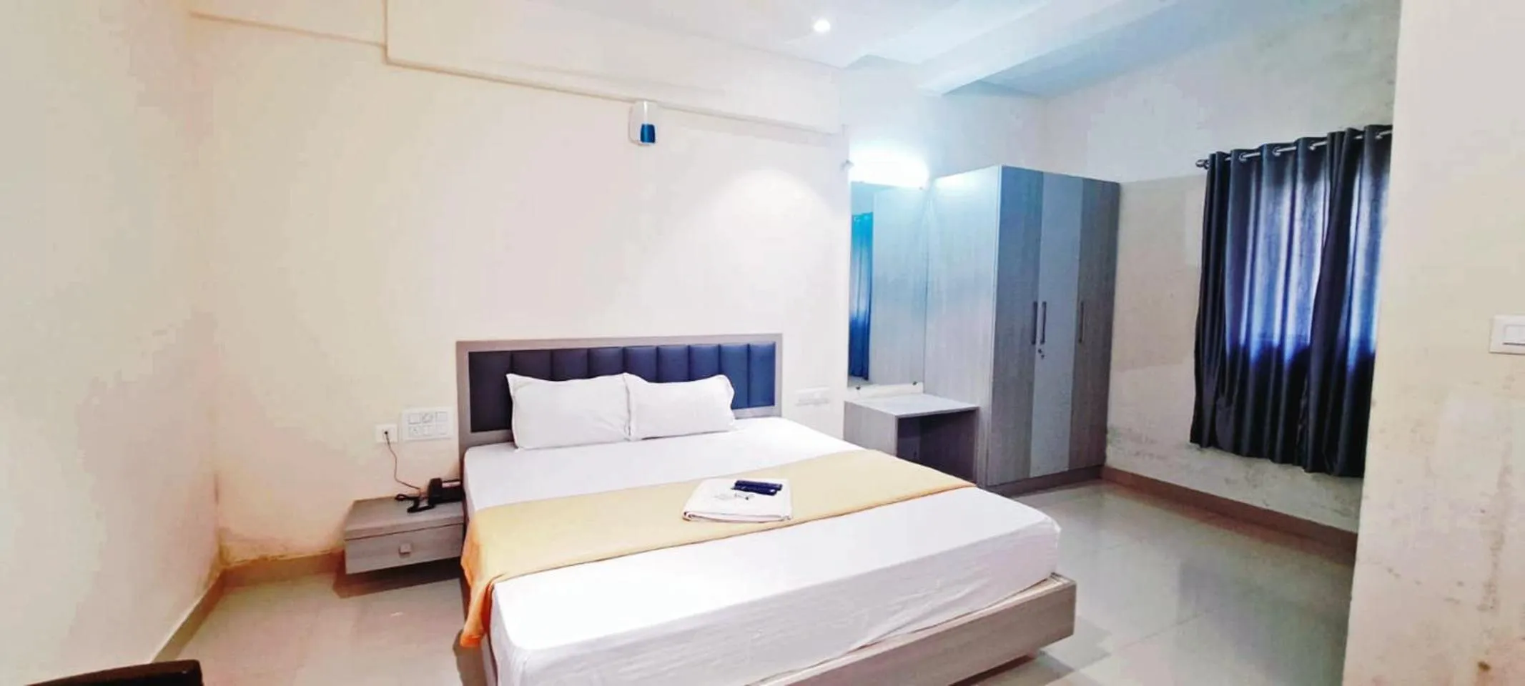 Bedroom, Bed in Hotel White Stone Premier Inn