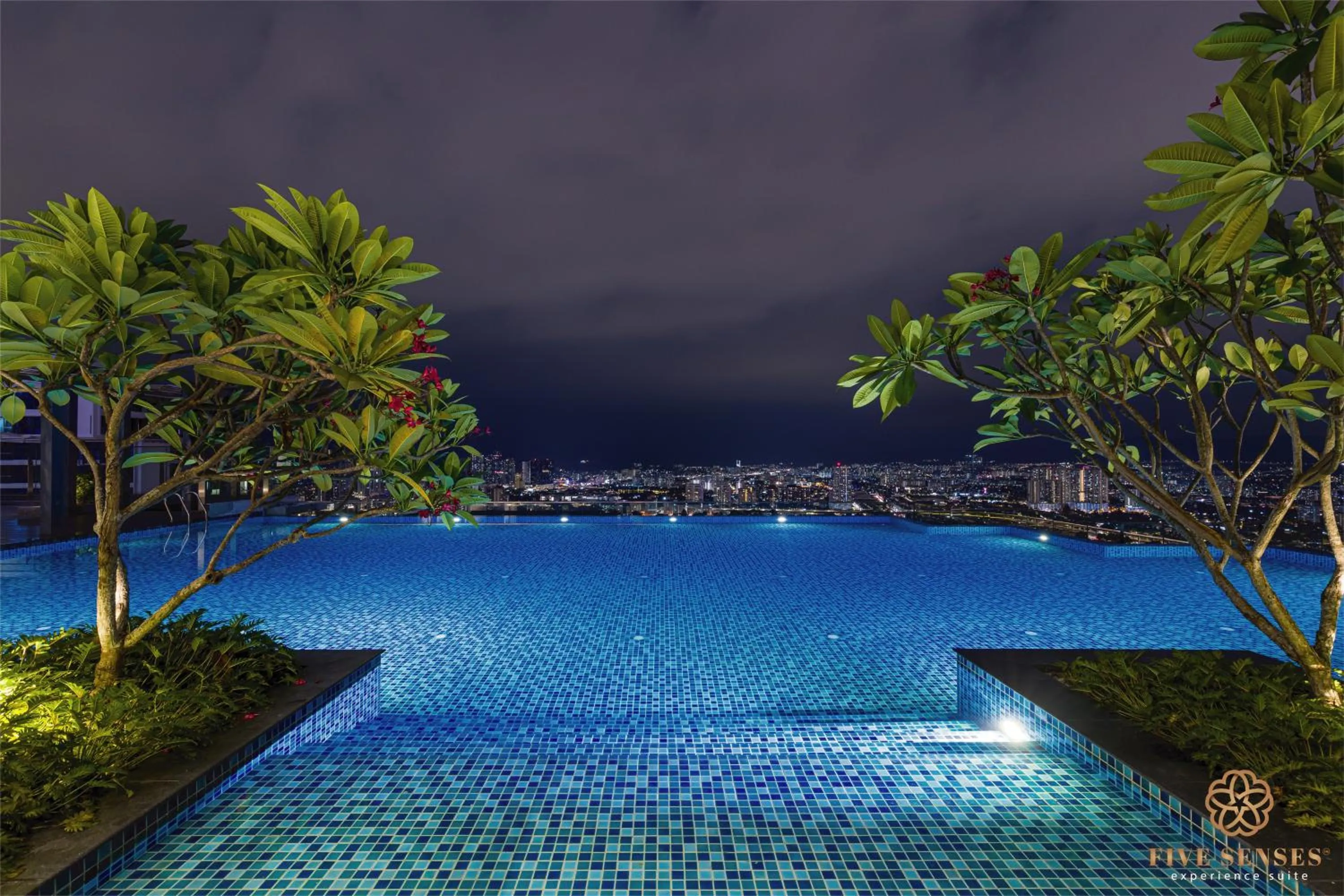 Swimming pool in The Manor Residence KLCC by Five Senses