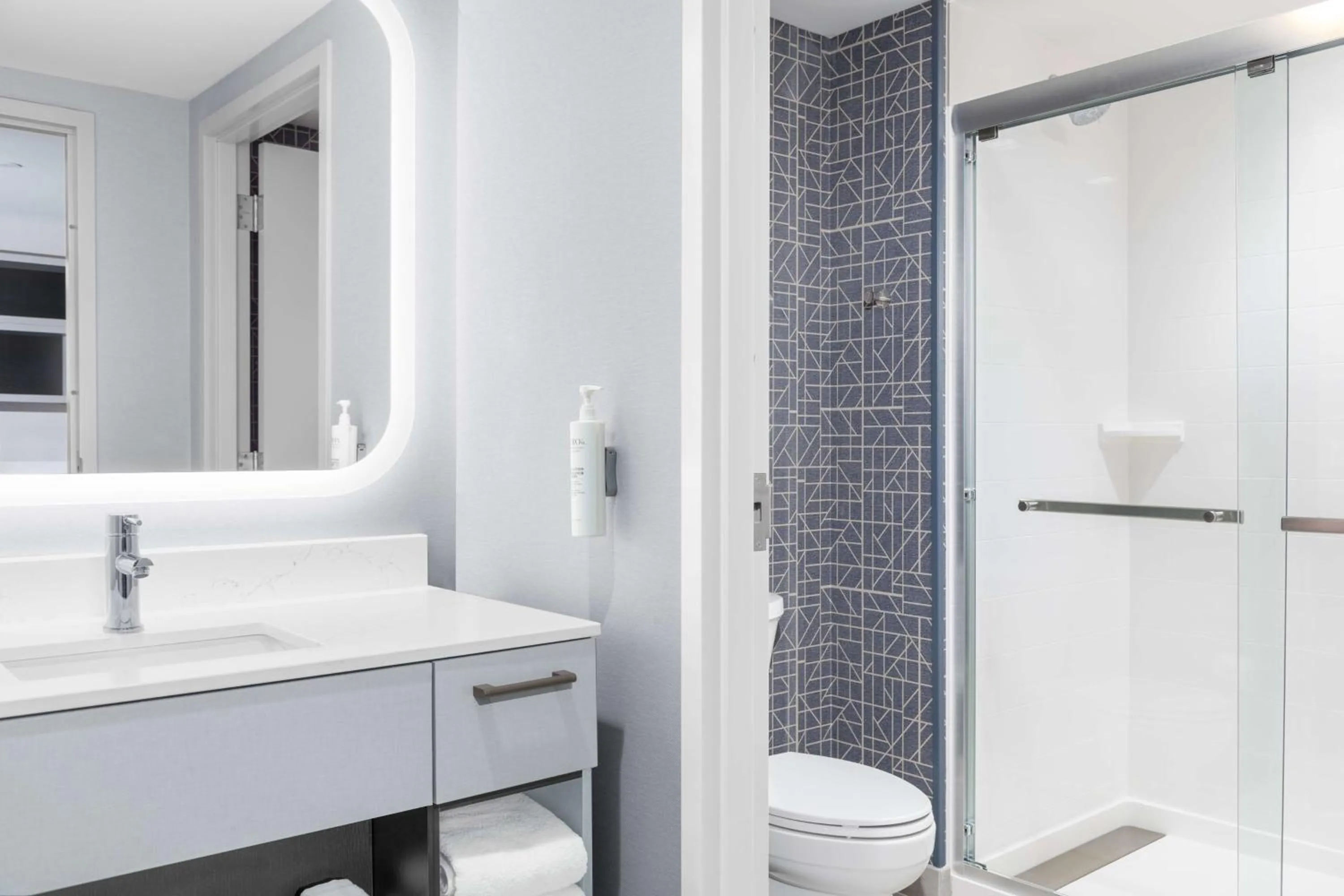 Bathroom in Homewood Suites By Hilton Holland