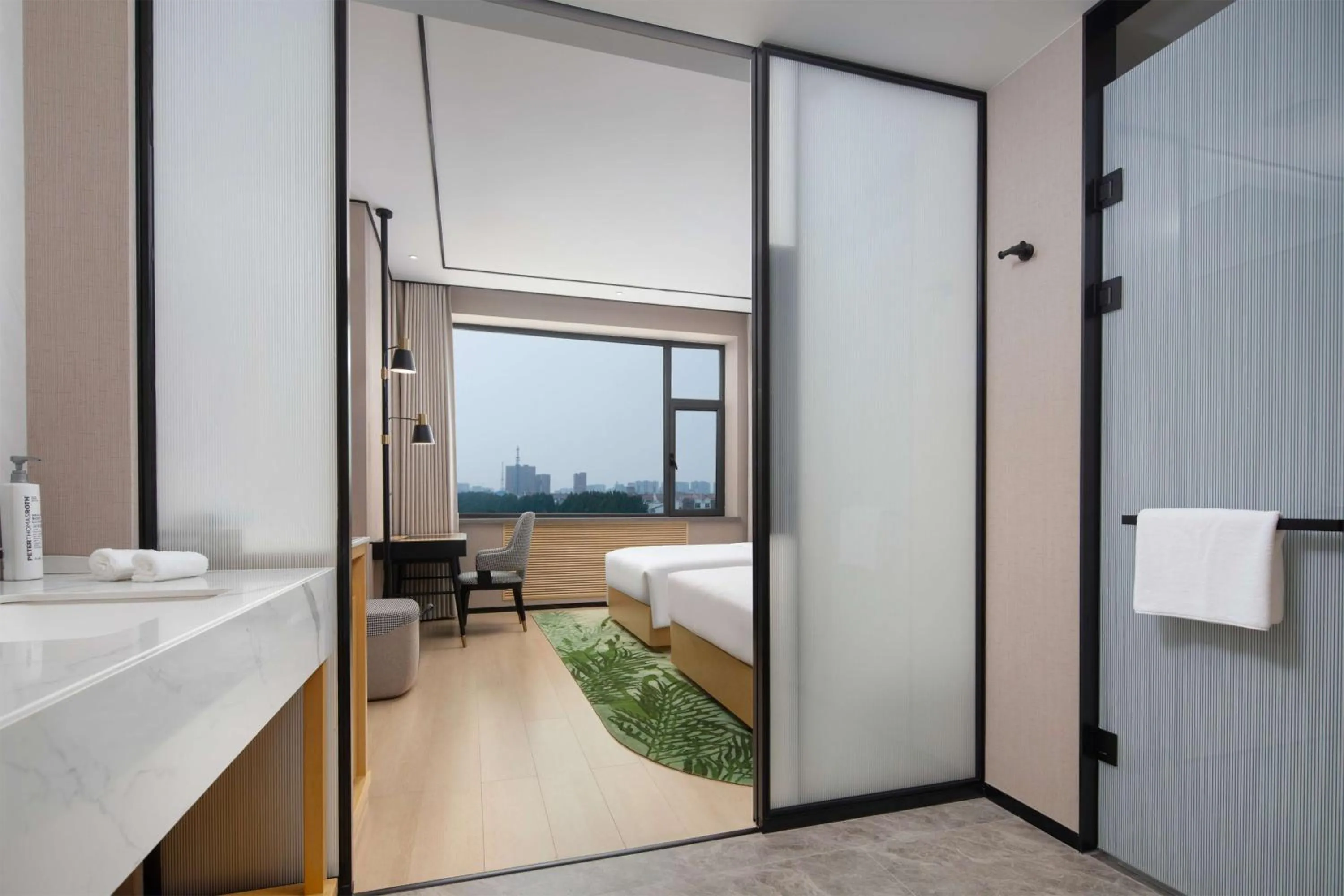 Bathroom, Bed in Hilton Garden Inn Hulunbuir Hailar