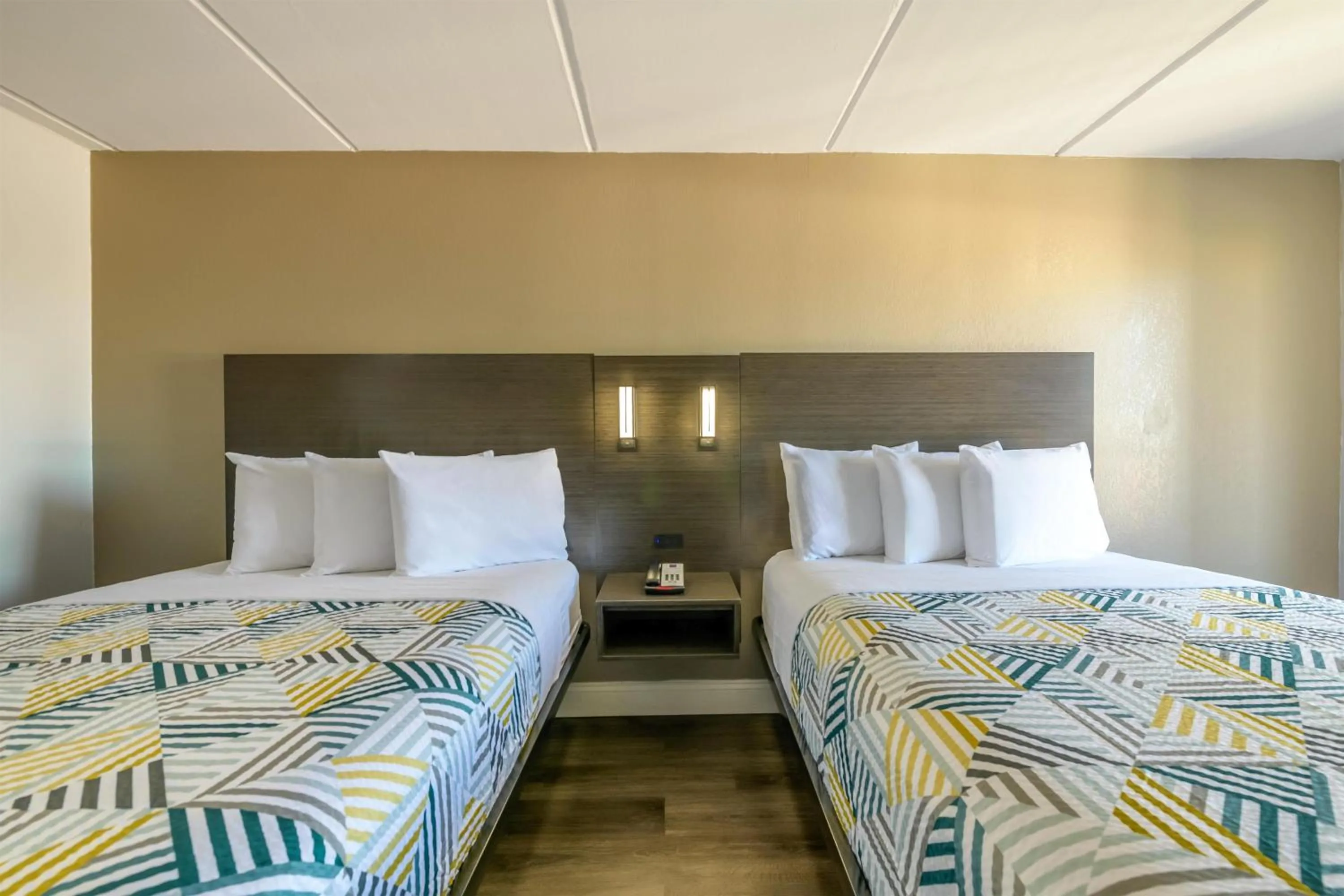 Bedroom, Bed in Motel 6 Stockbridge GA Hwy 138 W