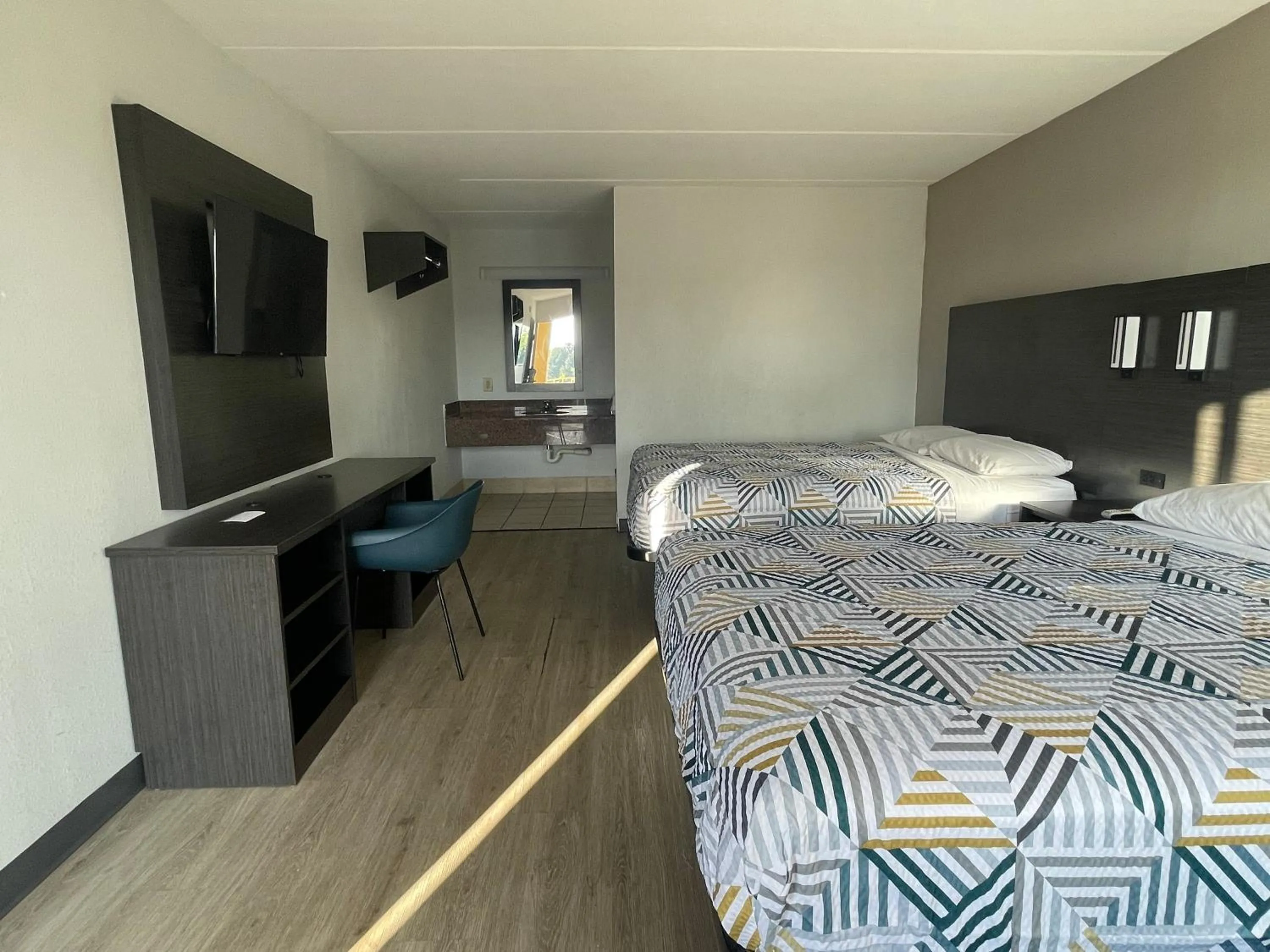 Photo of the whole room, Bed in Motel 6 Stockbridge GA Hwy 138 W