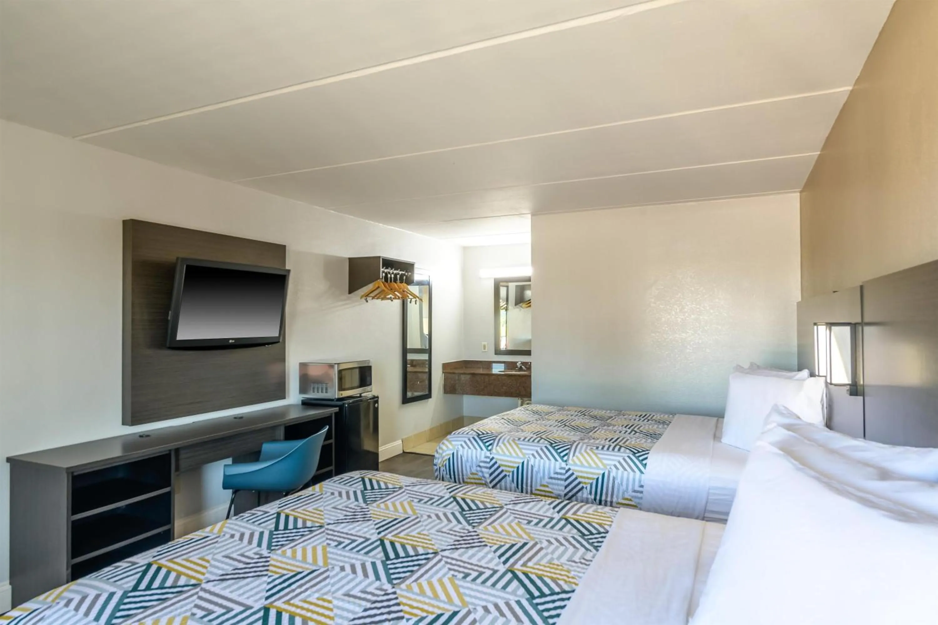 Bedroom, Bed in Motel 6 Stockbridge GA Hwy 138 W