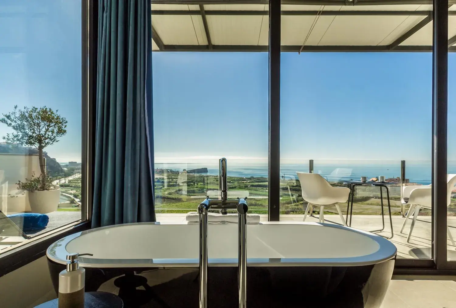 Queen Suite with Sea View in Hotel Miba Queen Suite with Sea View in Hotel Miba