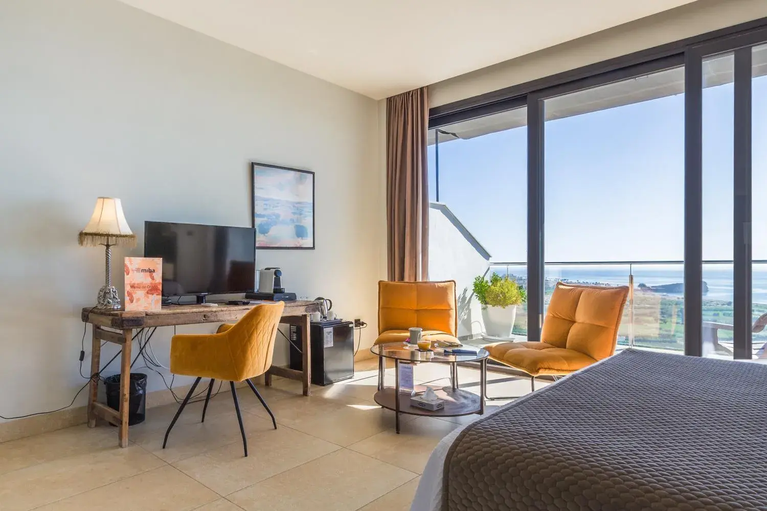 Deluxe Double Room with Bath in Hotel Miba Deluxe Double Room with Bath in Hotel Miba