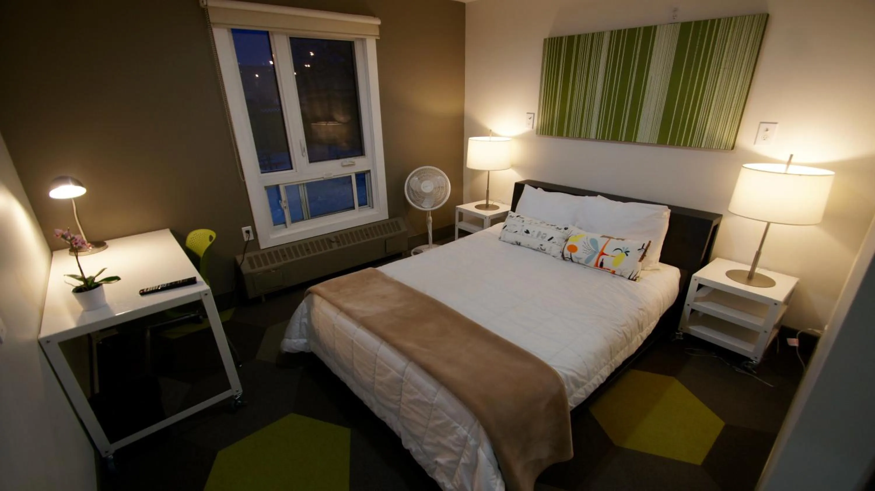 Photo of the whole room, Bed in HI Calgary City Centre - Hostel