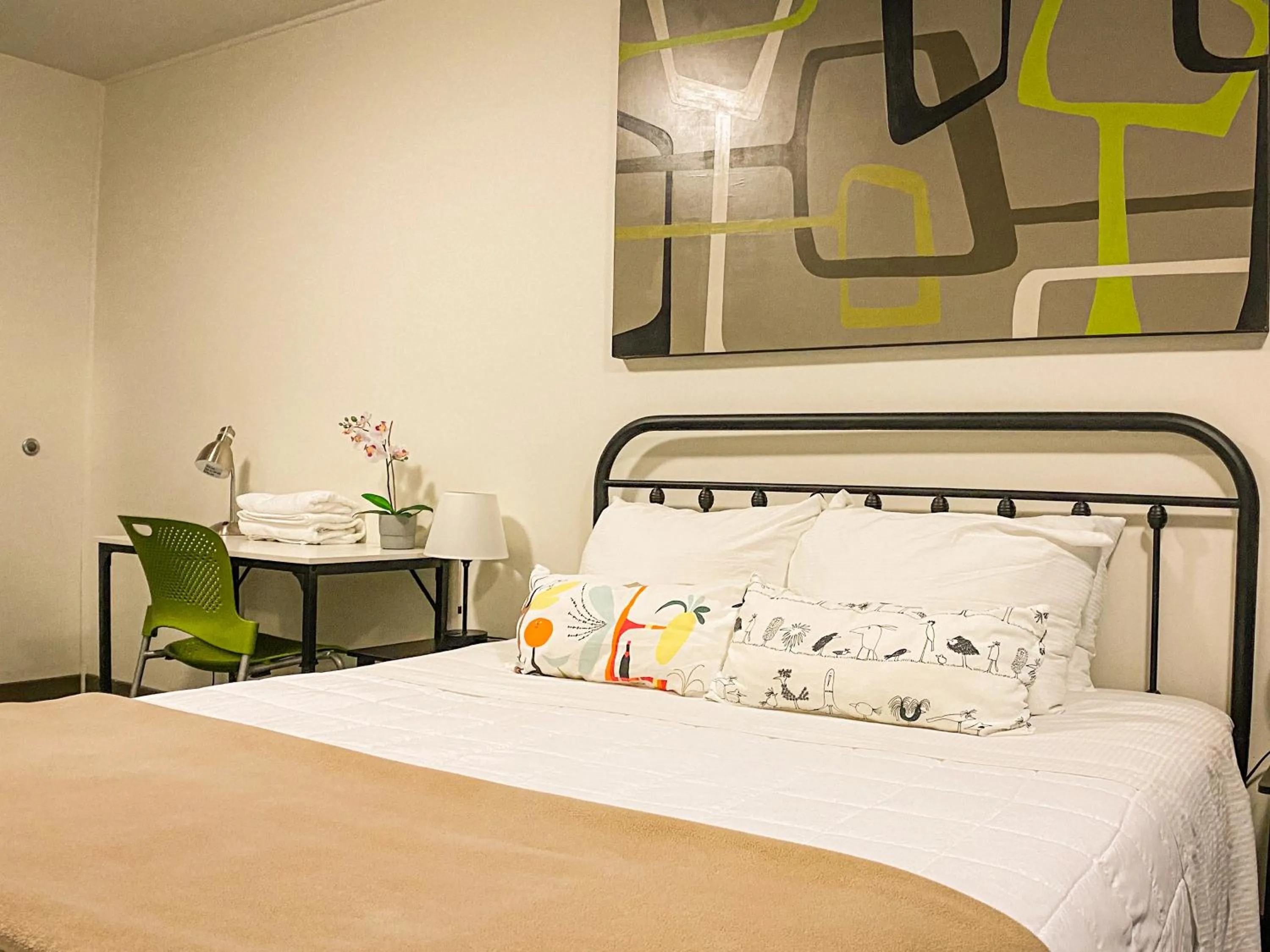 Bed in HI Calgary City Centre - Hostel