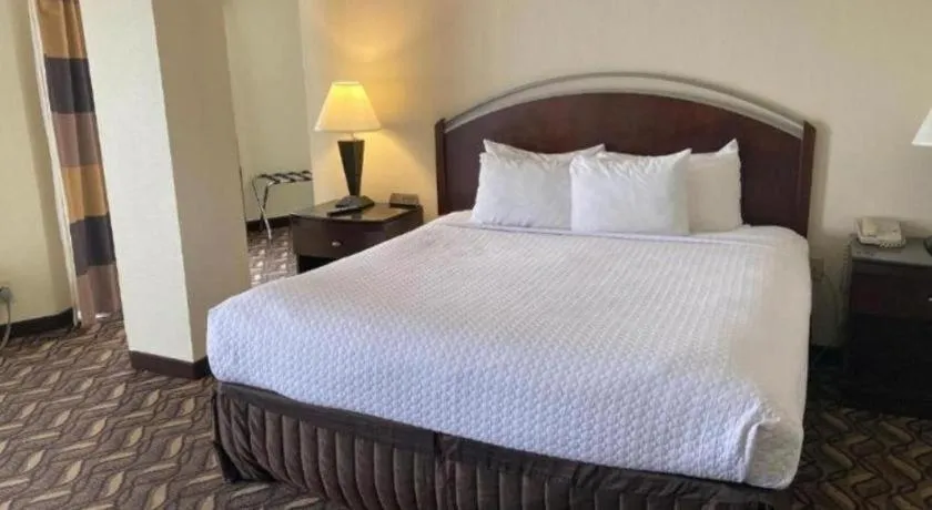 Bed in Radisson Hotel Austin - University