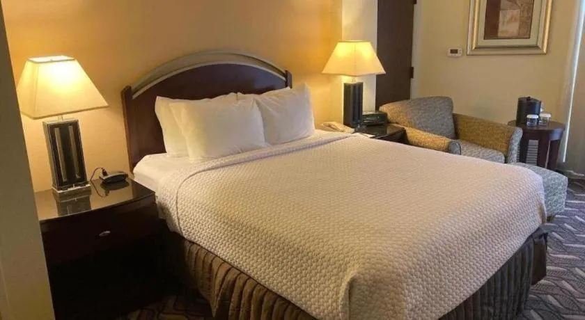 Bed in Radisson Hotel Austin - University