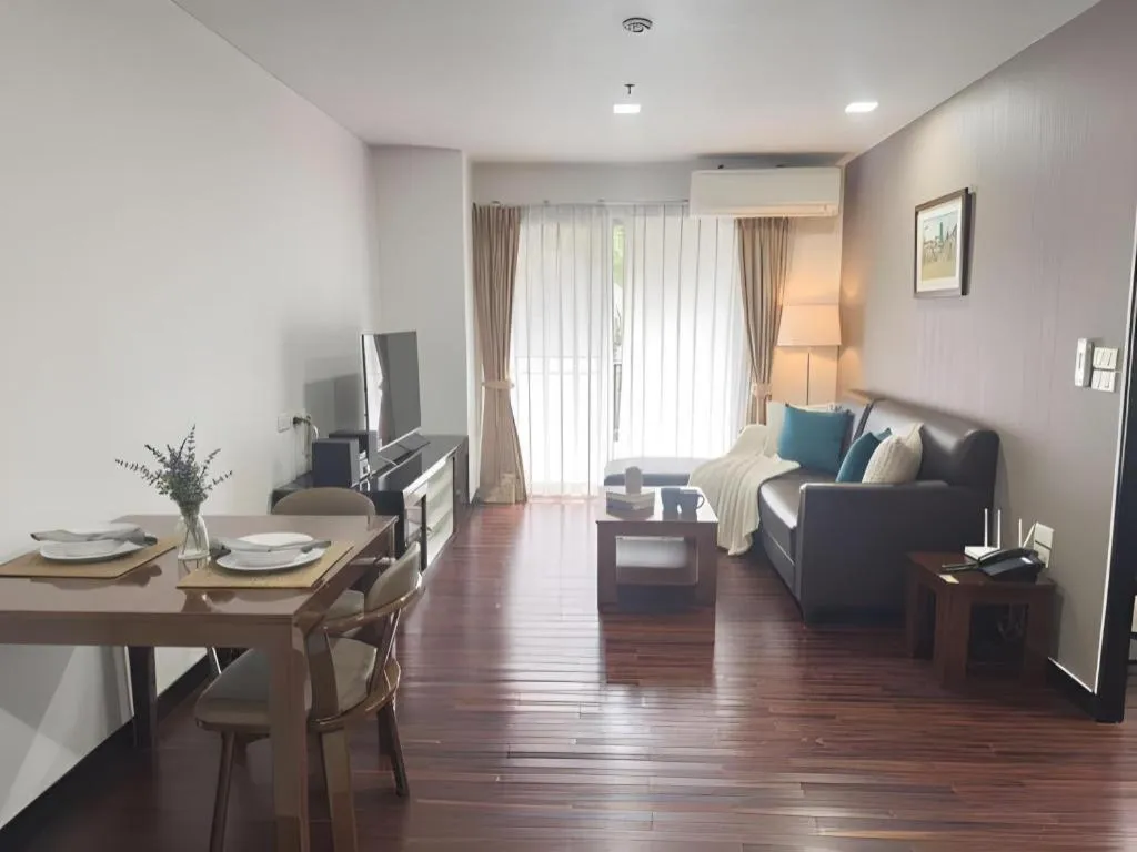 J Town serviced Apartments&hotel