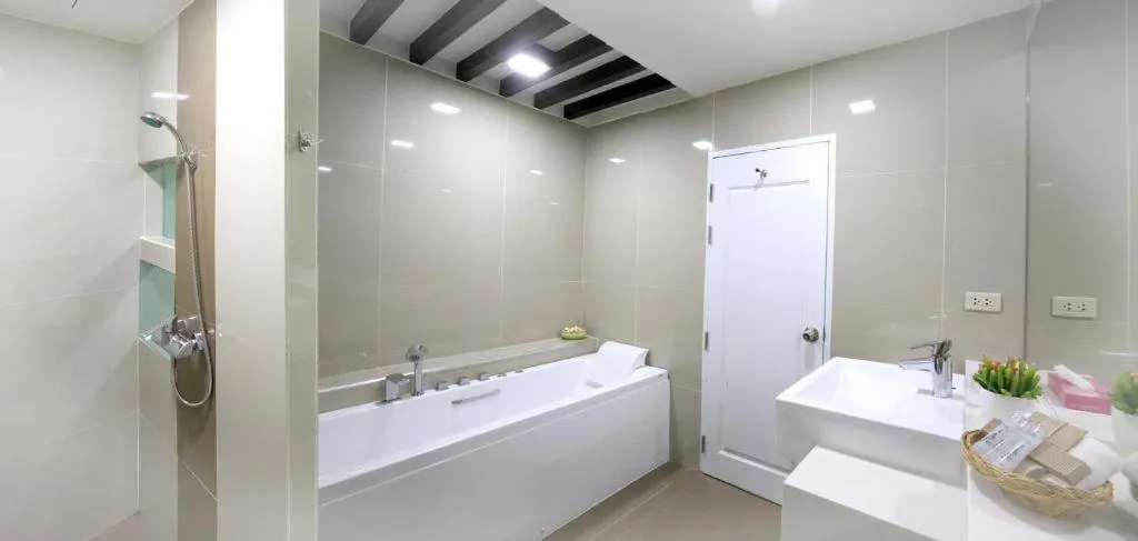 J Town serviced Apartments&hotel