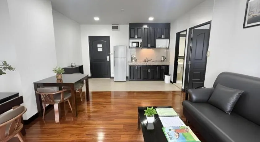 J Town serviced Apartments&hotel