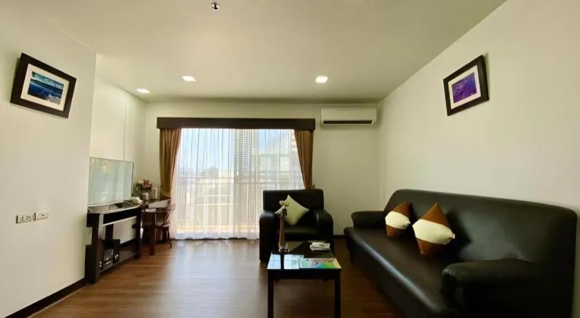 J Town serviced Apartments&hotel