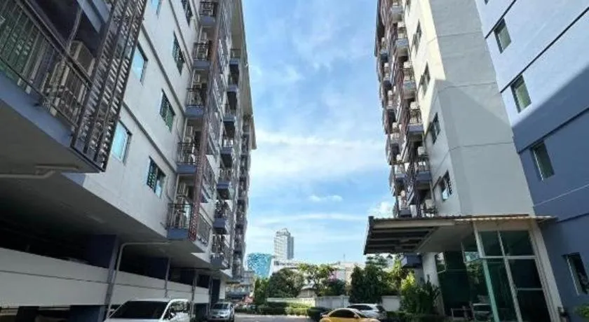 J Town serviced Apartments&hotel