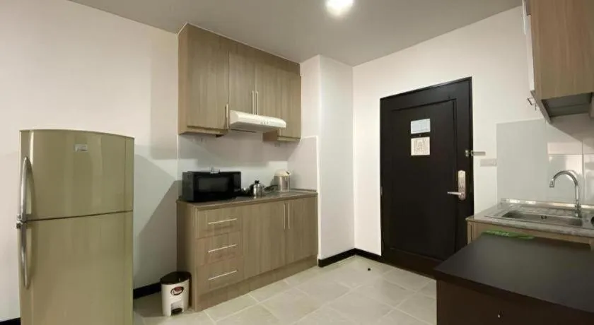 J Town serviced Apartments&hotel