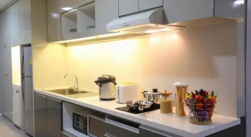 J Town serviced Apartments&hotel