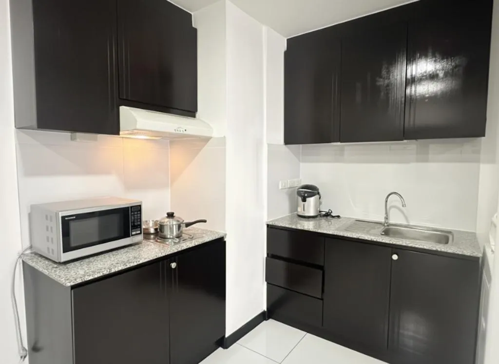 J Town serviced Apartments&hotel