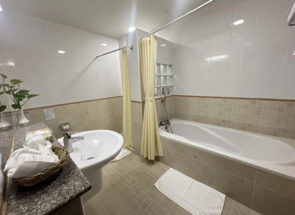 J Town serviced Apartments&hotel